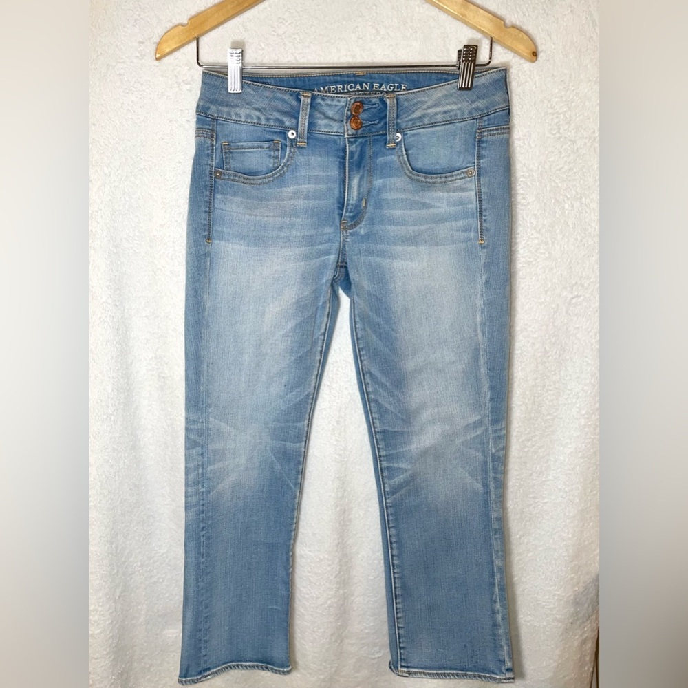 American Eagle Outfitters Crop Light Wash Jeans